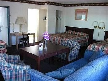 Deluxe Inn4