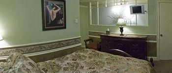 Bond Hotel & Extended Stay3