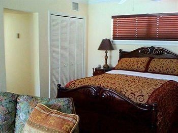 Tarpon Flats Inn & Marina3
