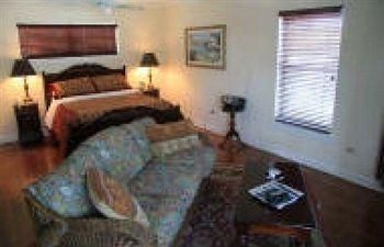 Tarpon Flats Inn & Marina2