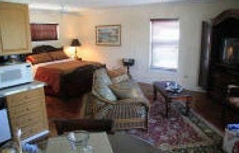 Tarpon Flats Inn & Marina0