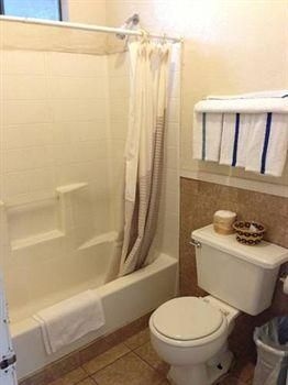 Sahara Hot Springs Family Park & Inn2