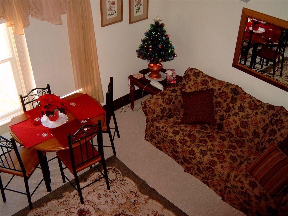 Victorian Rose Country Inn1