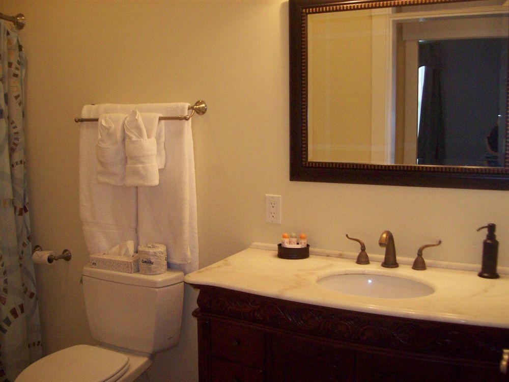 Colonel's Suites4