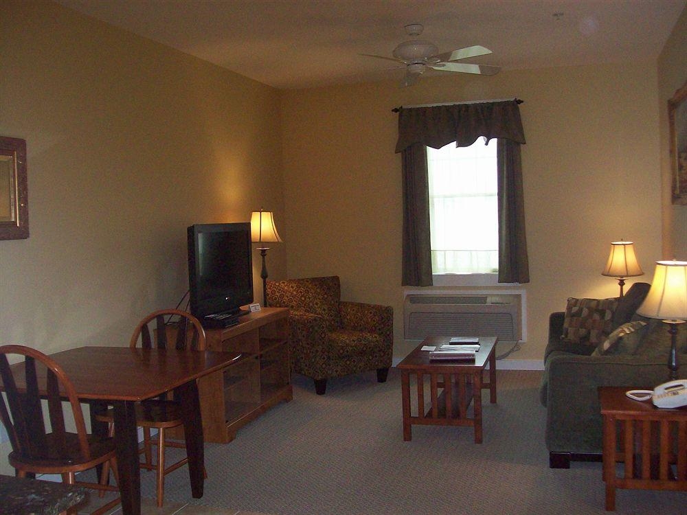 Colonel's Suites2
