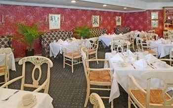 Phoenix Greenvilles Inn1