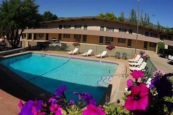 Caravan Inn1