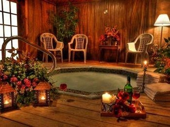 Covered Bridge River View Lodge0