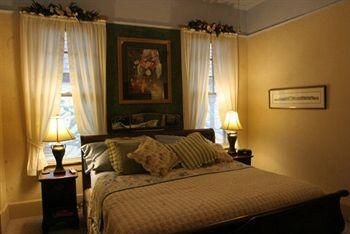 The Lattice Inn3