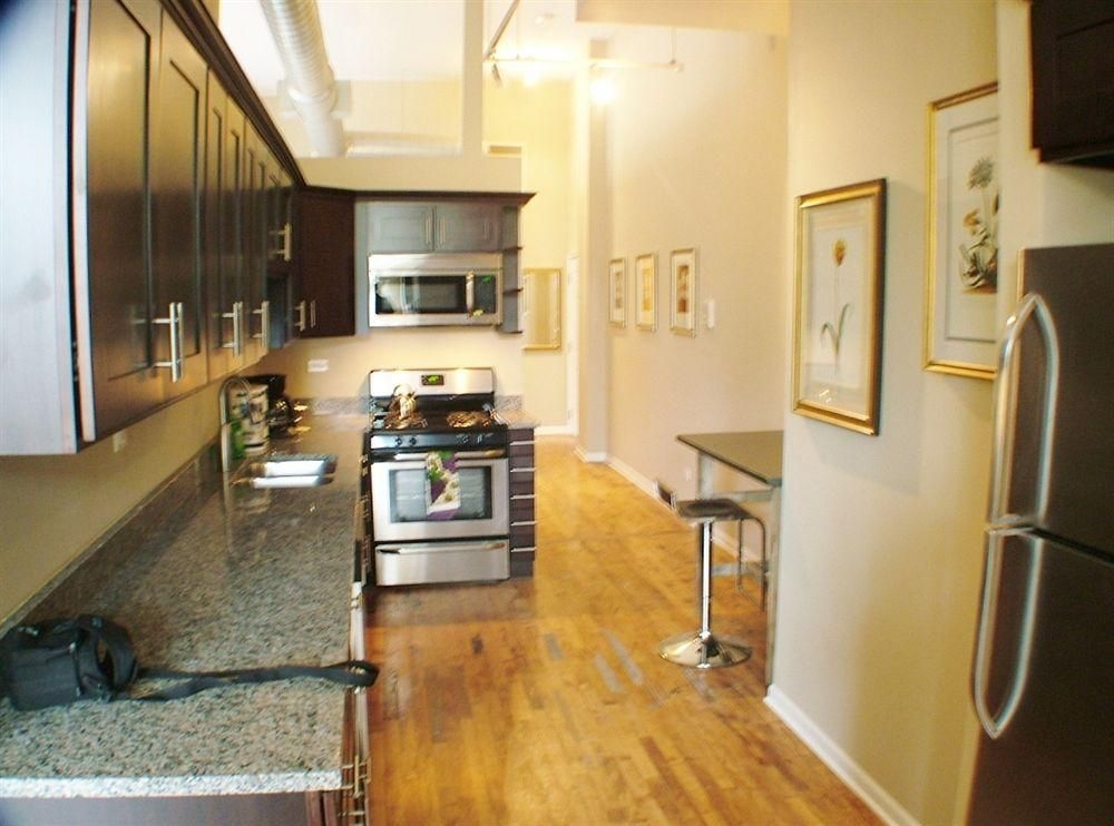 Wicker Park Bathhouse Apartments2