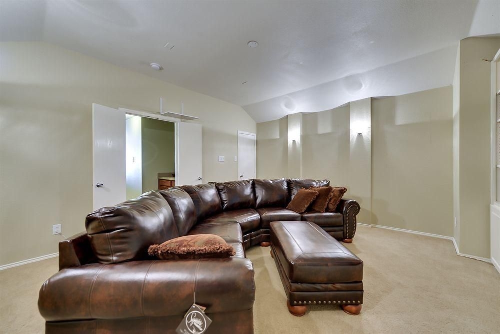 Arlington Villa0