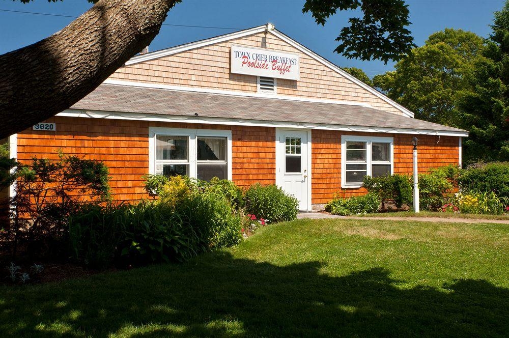 TOWN CRIER MOTEL1