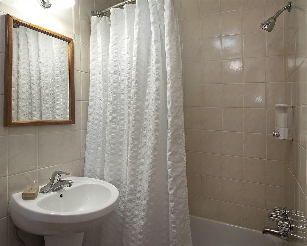 UPPER YORKVILLE SUITES2