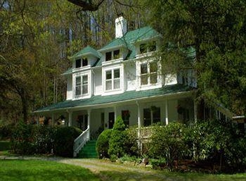 Taylor House Inn4