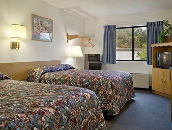 Super 8 New Paltz, NY4