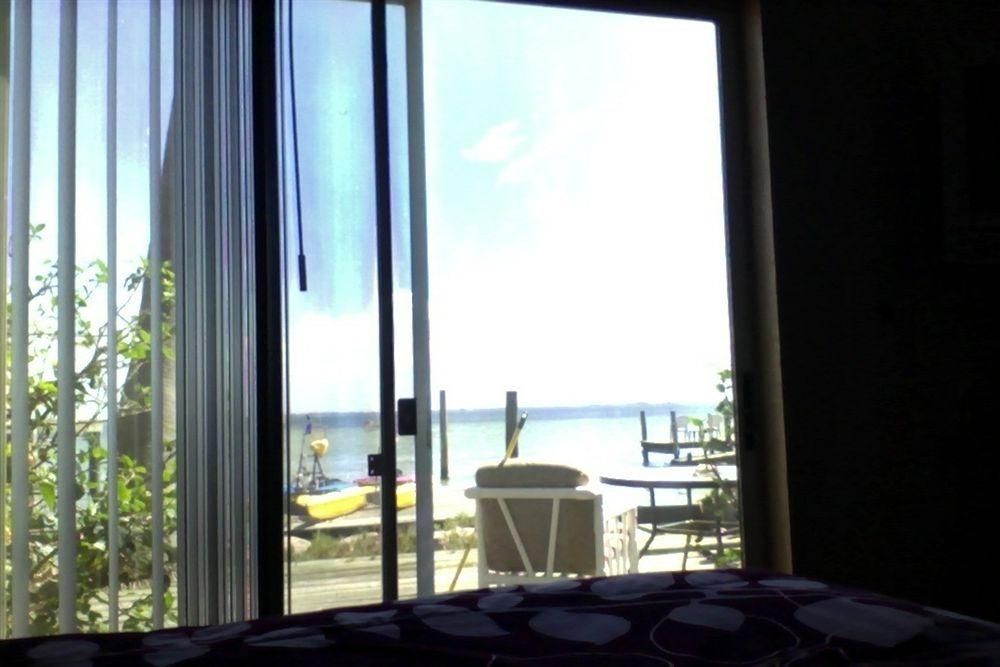 The Dolphin Inn4