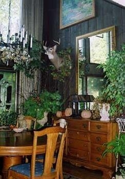 Annie's Bed and Breakfast2