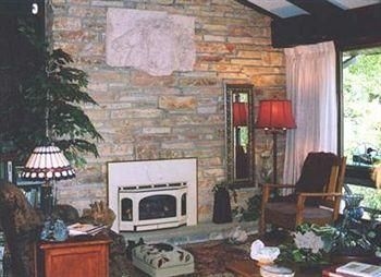 Annie's Bed and Breakfast4
