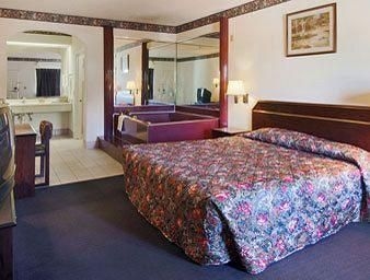Days Inn & Suites by Wyndham Houston North/Aldine3
