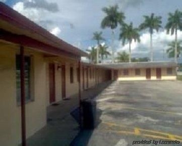Palm City Motel2
