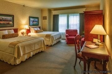 Fairhaven Village Inn2