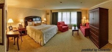 Fairhaven Village Inn1