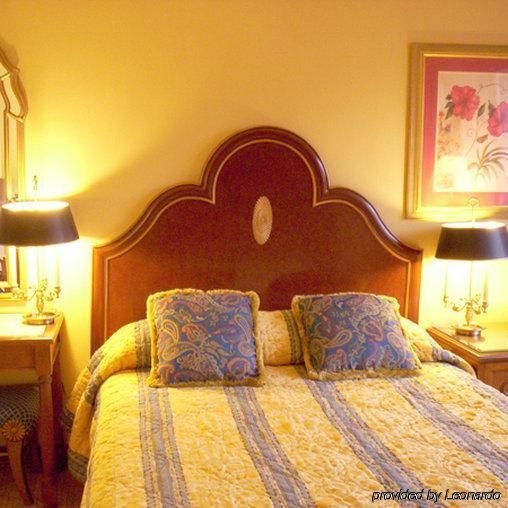 Golden Green Hotel1