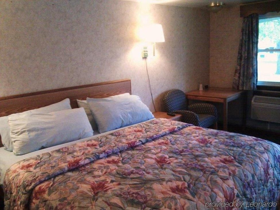 Dartmouth Motor Inn1