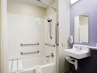 Microtel Jackson TN2
