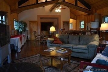 DiamondStone Guest Lodges0