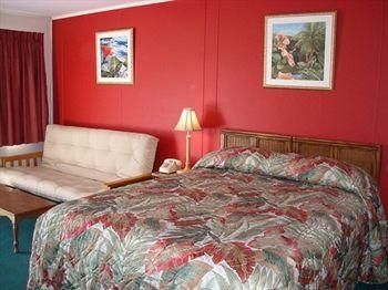 Lighthouse Inn1