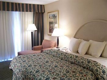 Chapel Hill University Inn2