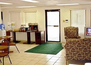 Parkway Inn4