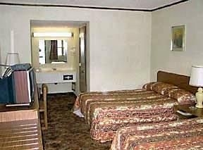 Parkway Inn2