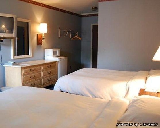Beach Harbor Resort3