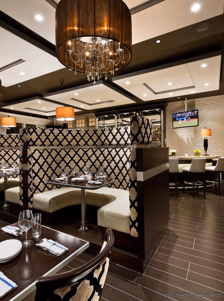 Wayne Hotel1