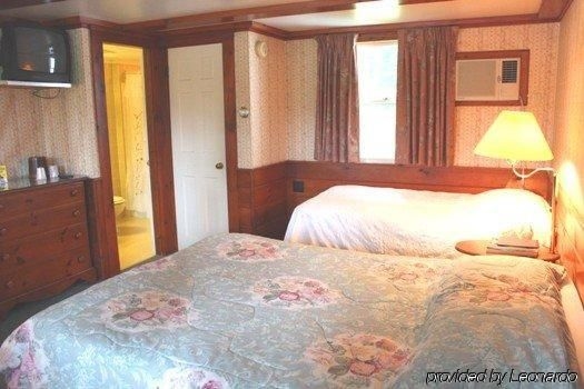 White Trellis Motel1