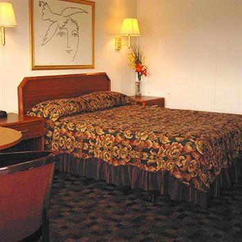 BROADWAY INN YANKTON3