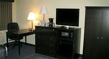 AmericInn Lodge & Suites Lincoln South4