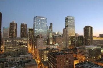 Chicago Premier Suites4