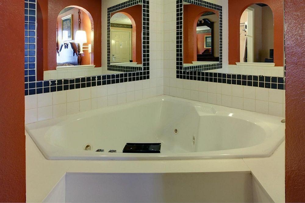 AMERICAS BEST VALUE INN2