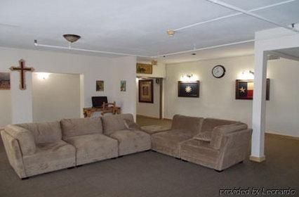 Knights Inn Pearsall0