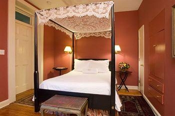 BATTERY CARRIAGE HOUSE INN3
