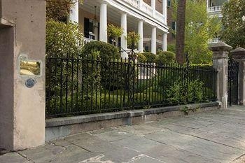 BATTERY CARRIAGE HOUSE INN1