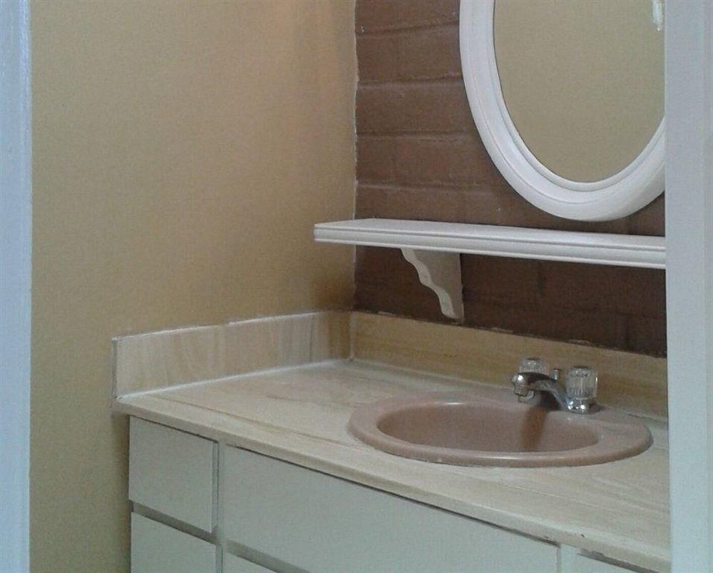 Private Queen & Bath2