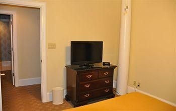 Oglethorpe Lodge0