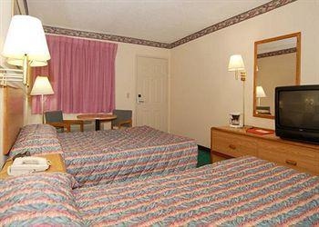 Econo Lodge Cumberland4