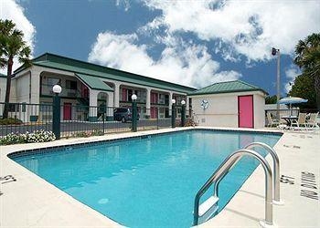 Econo Lodge Cumberland2