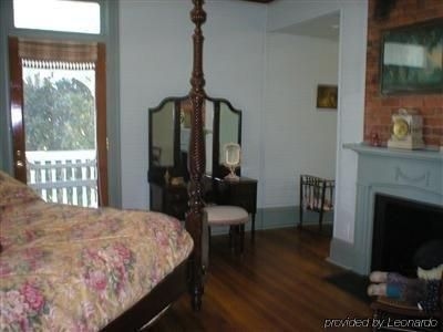Lake Allatoona Inn3