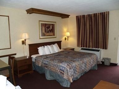 University Manor Inn3